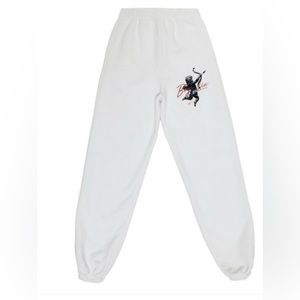 Boys lie white sweatpants